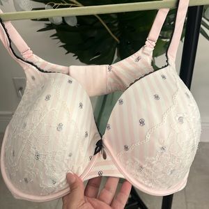 Victoria’s Secret Bra
